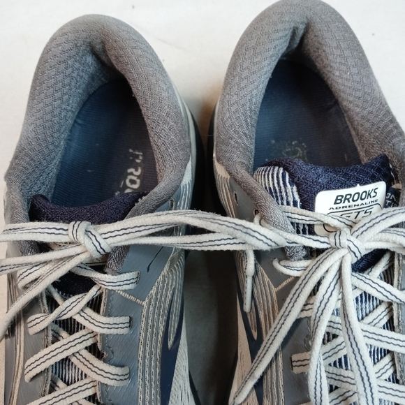 Brooks Mens Adrenaline GTS 18 Running Shoes Gray, main image 9